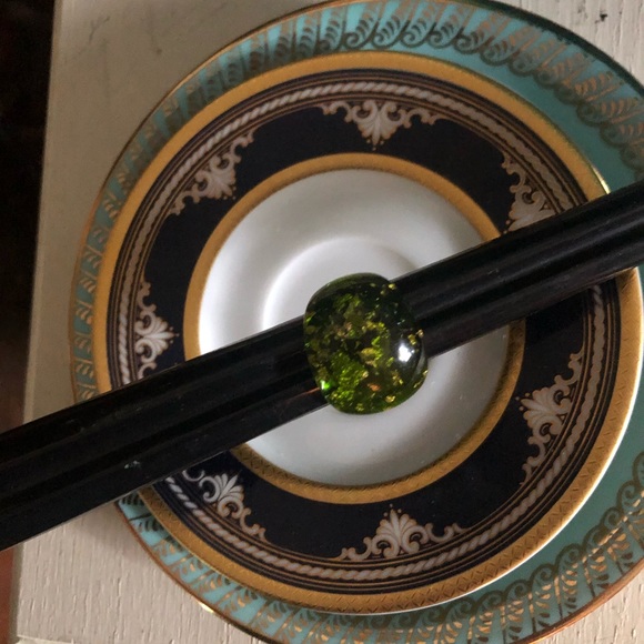 Vintage Green Lucite Gold Foil Flecks Bubble Ring - Picture 6 of 9